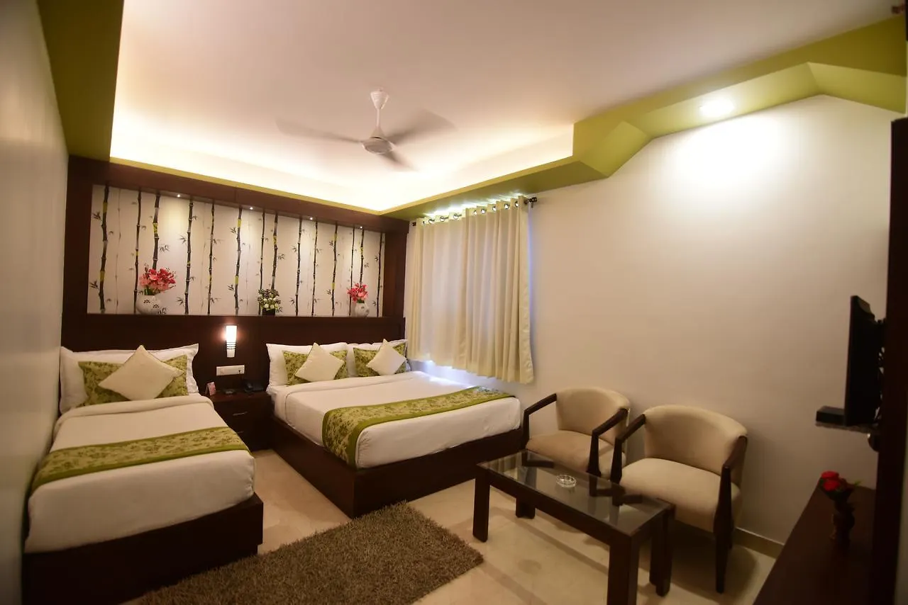 Hotel Varanasi Inn 4*,